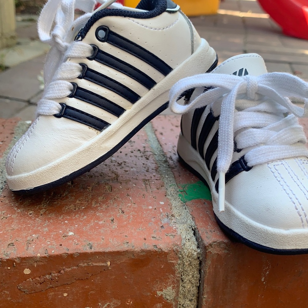 Infant K-Swiss white/blue shoes